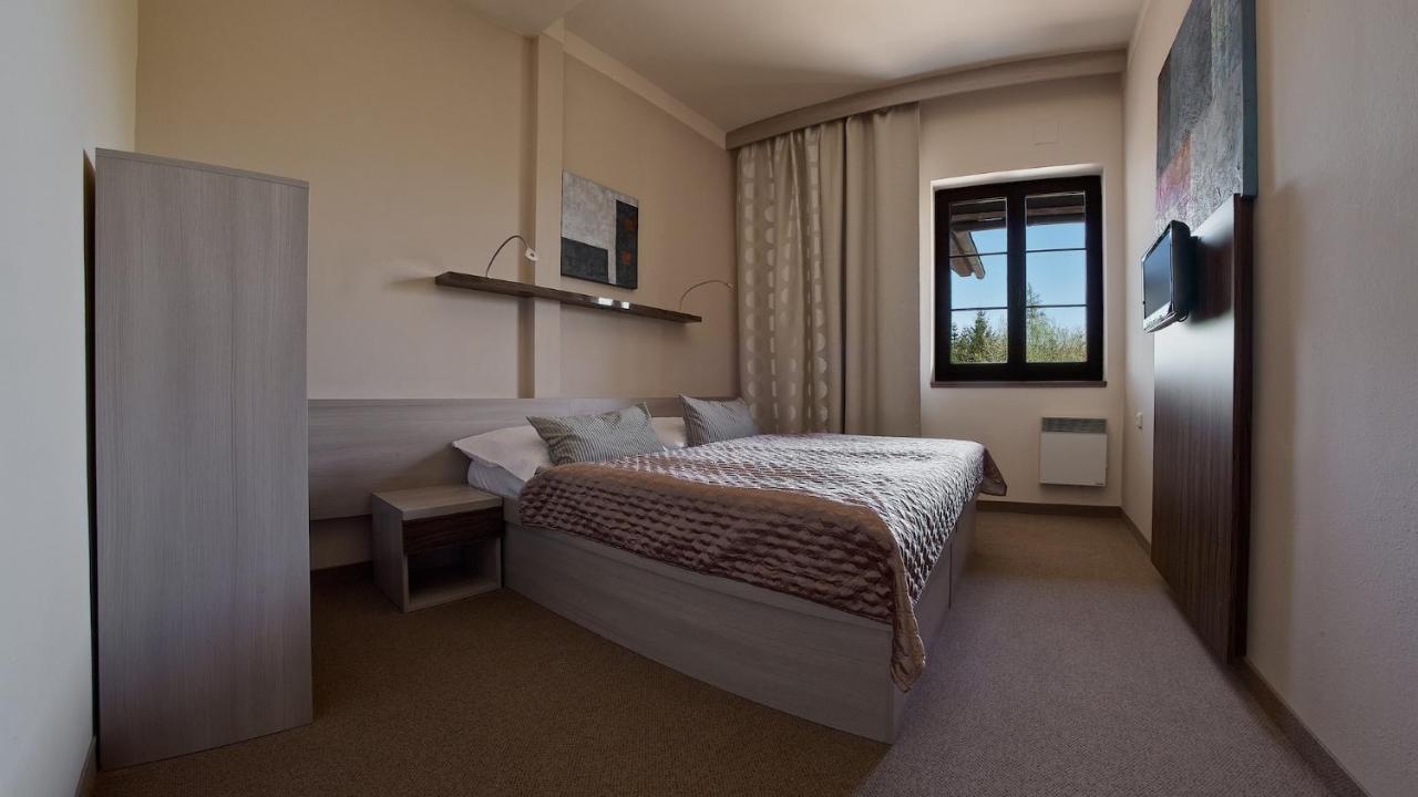 Sporthotel Kacov ภายนอก รูปภาพ