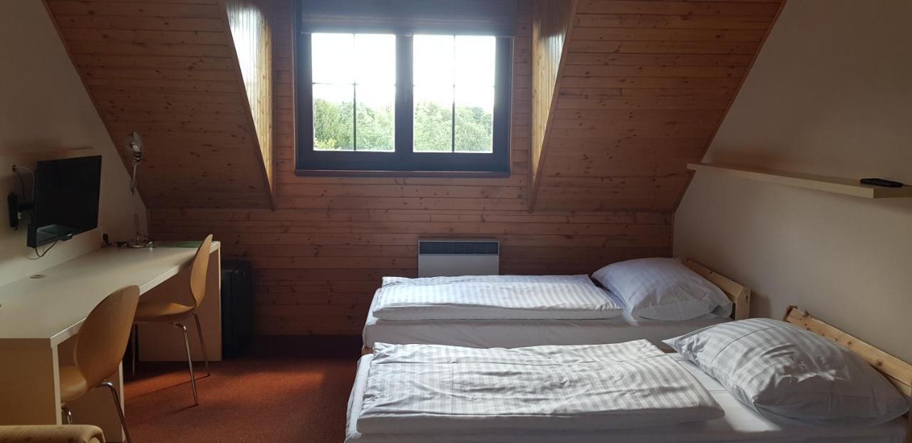 Sporthotel Kacov ภายนอก รูปภาพ