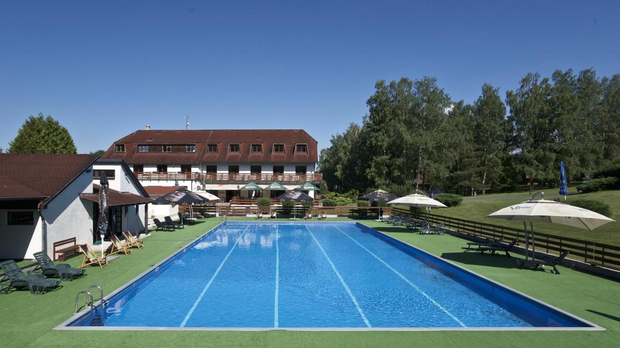 Sporthotel Kacov ภายนอก รูปภาพ